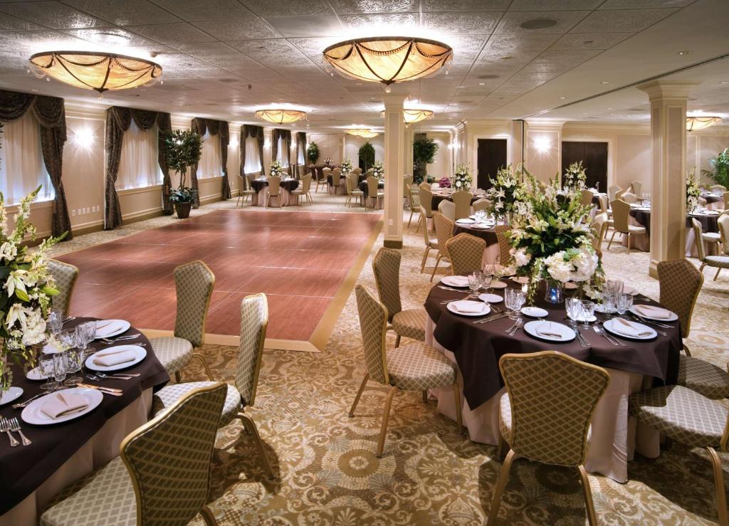Restaurace v ubytování DoubleTree by Hilton Nanuet