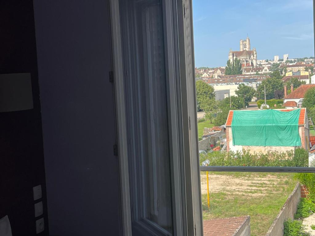 Nespecifikovaný výhled na destinaci Auxerre nebo výhled na město při pohledu z hotelu