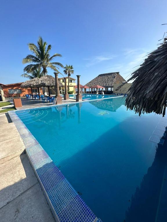 Bazén v ubytování Canadian Resort Veracruz nebo v jeho okolí