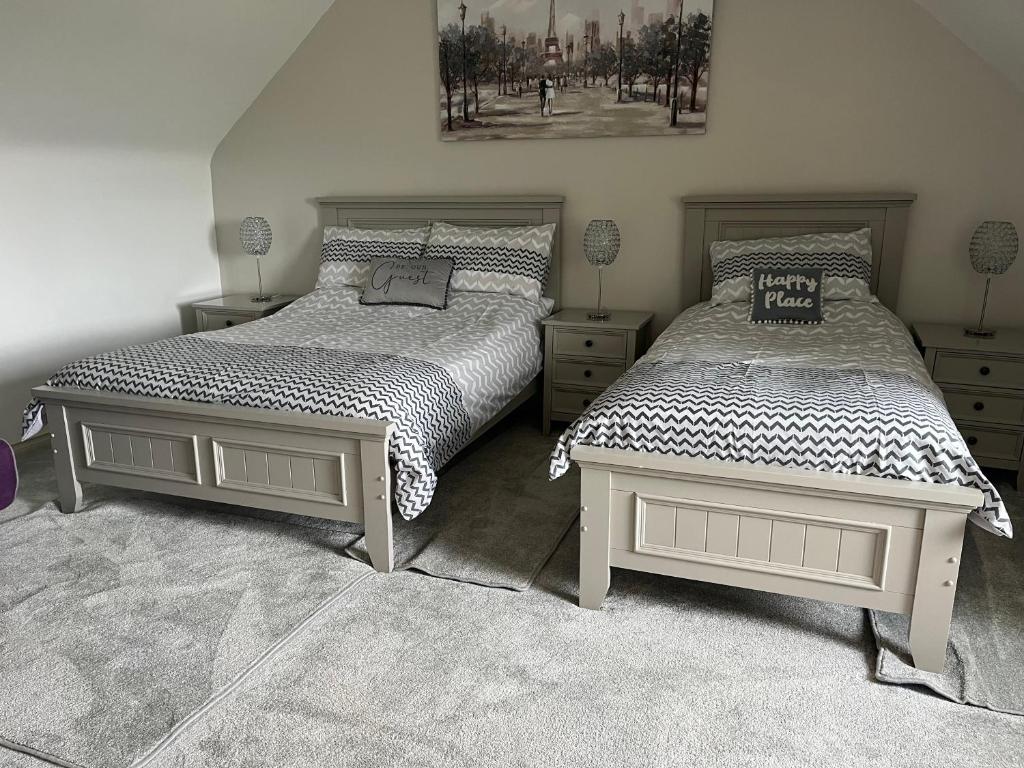 Postel nebo postele na pokoji v ubytování Sleadrin View B&B