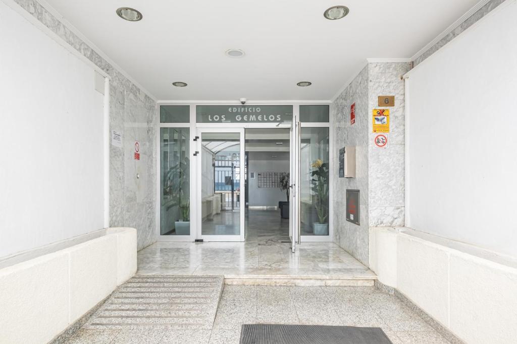 The facade or entrance of Los Gemelos 21-B Apartment Levante Beach