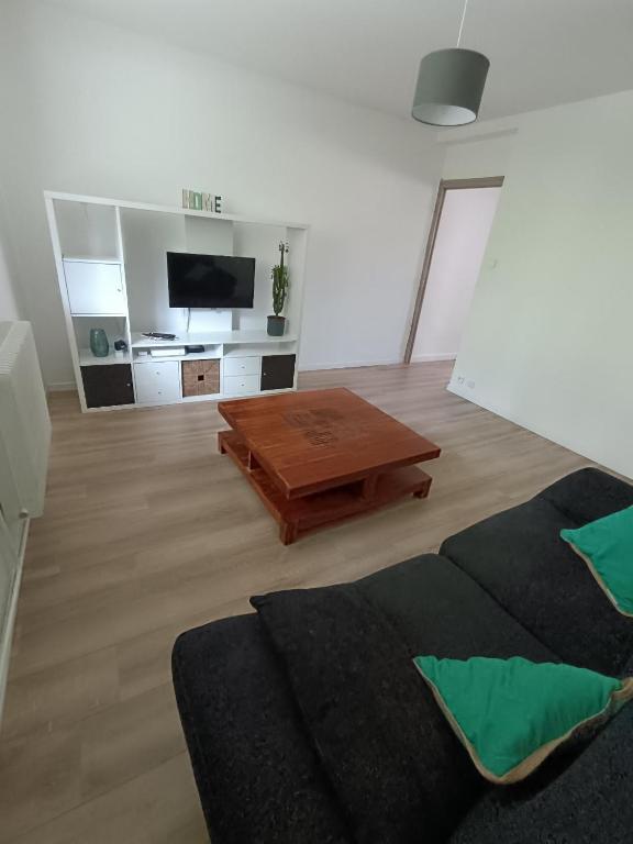 Fotografia z galérie ubytovania Appartement cosy, 4 pers, proximité gare v destinácii Saint-Étienne