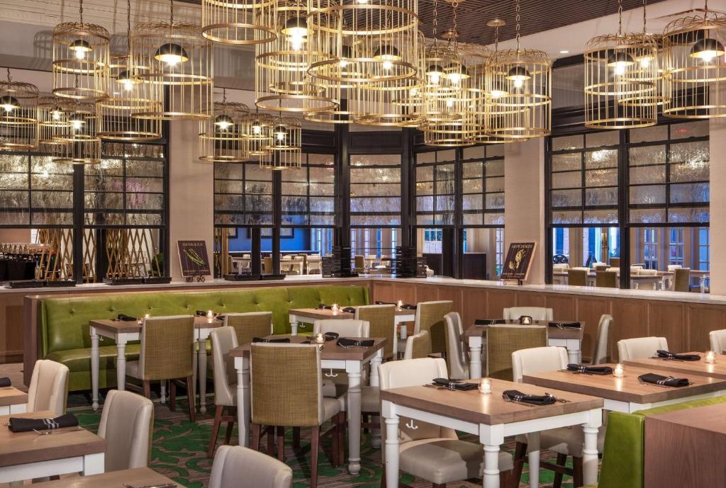 Um restaurante ou outro lugar para comer em Hilton Wilmington/Christiana
