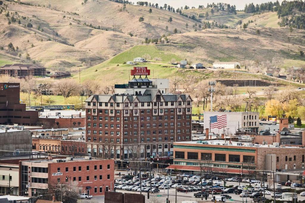 Hotel Alex Johnson Rapid City, Curio Collection by Hilton, Rapid City –  Updated 2024 Prices
