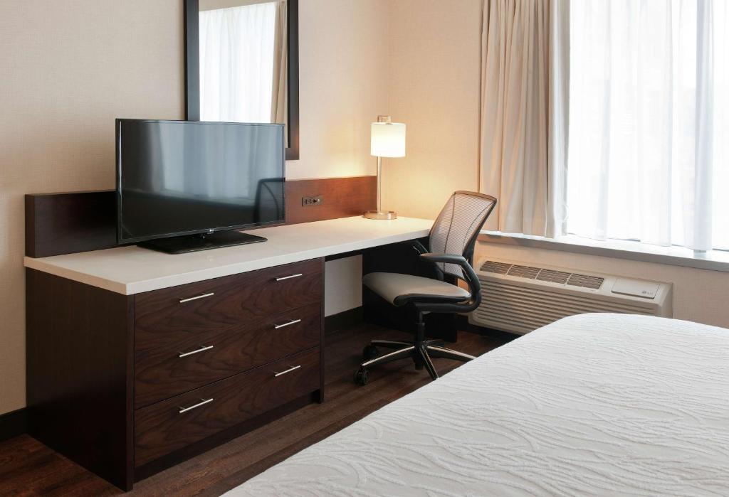 Hilton Garden Inn Pittsburgh Downtown - 