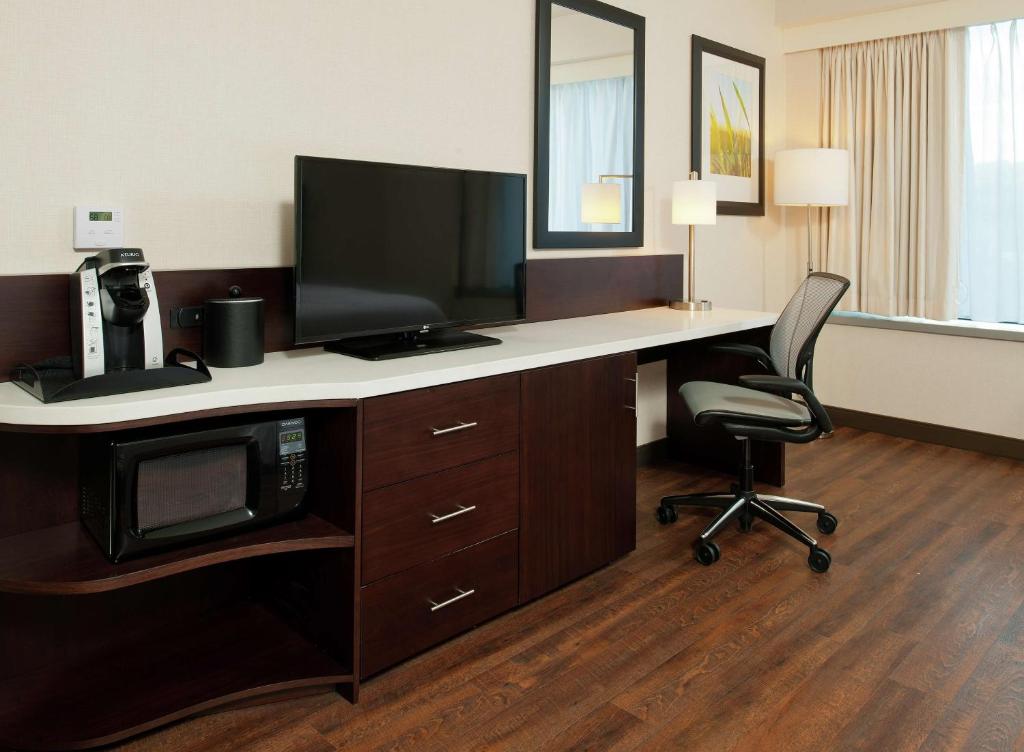 Hilton Garden Inn Pittsburgh Downtown - 