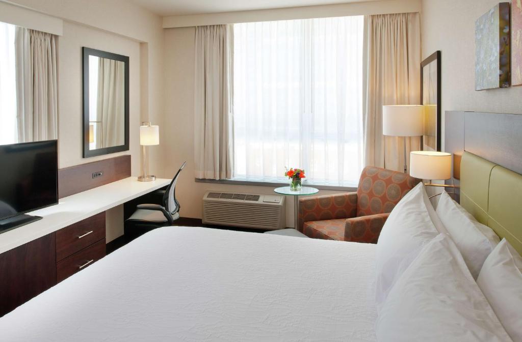 Hilton Garden Inn Pittsburgh Downtown - 