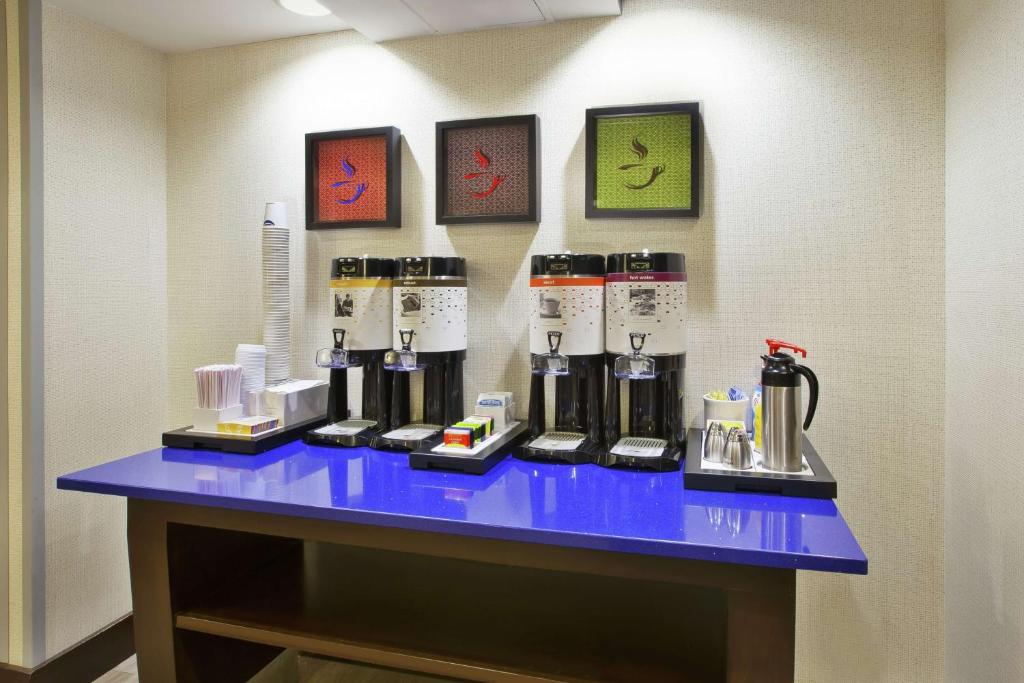 Hampton Inn & Suites - Elyria photo