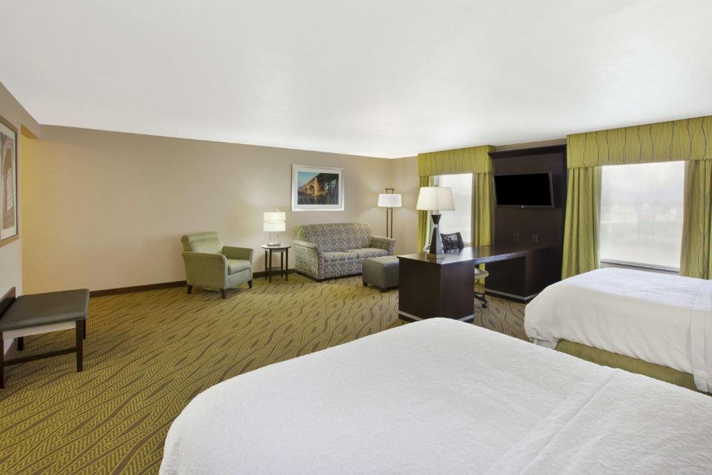 Hampton Inn & Suites - Elyria photo