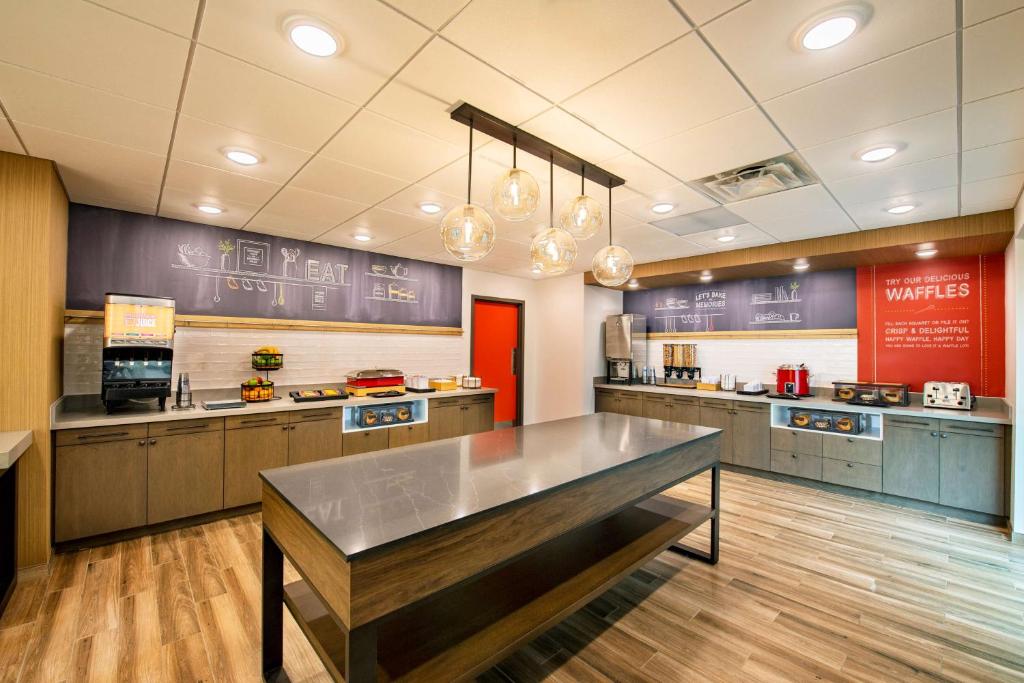 Kuchyň nebo kuchyňský kout v ubytování Hampton Inn & Suites Keller Town Center