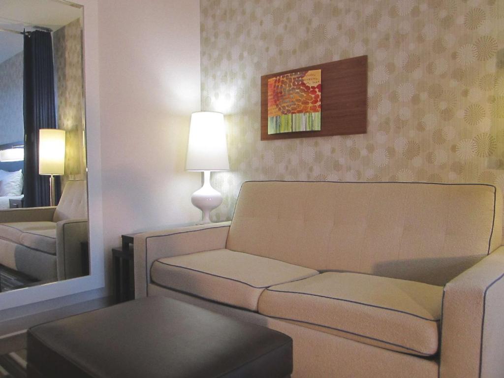 Posezení v ubytování Home2 Suites by Hilton Bellingham