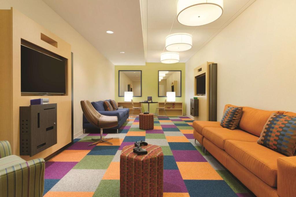 Posezení v ubytování Home2 Suites by Hilton Bellingham