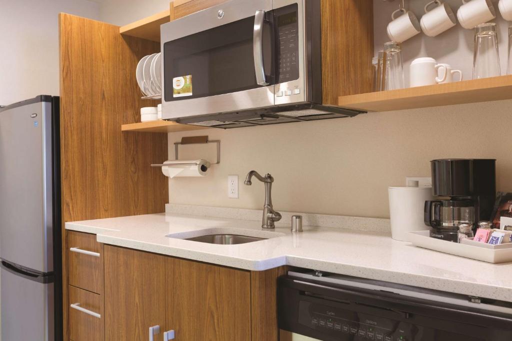 Kuchyň nebo kuchyňský kout v ubytování Home2 Suites by Hilton Bellingham