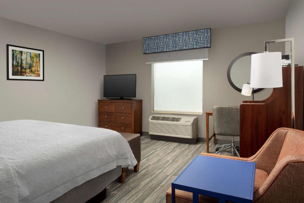 Hampton Inn & Suites Holly Springs - King Room - No Fumadores