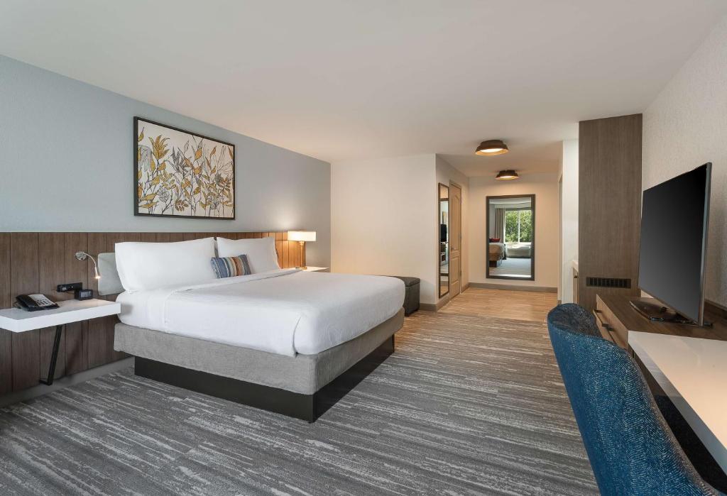 Hilton Garden Inn Melville - Habitación Del Rey De La Esquina