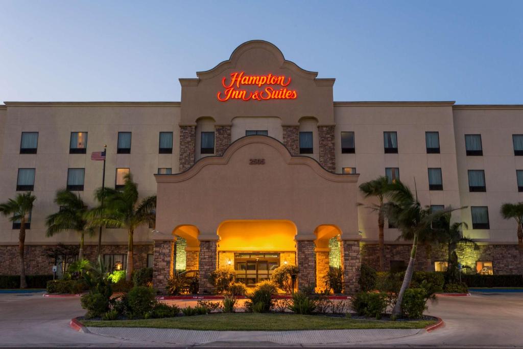 uma representação das suites da estalagem Hampton Anaheim em Hampton Inn & Suites Mission em Mission