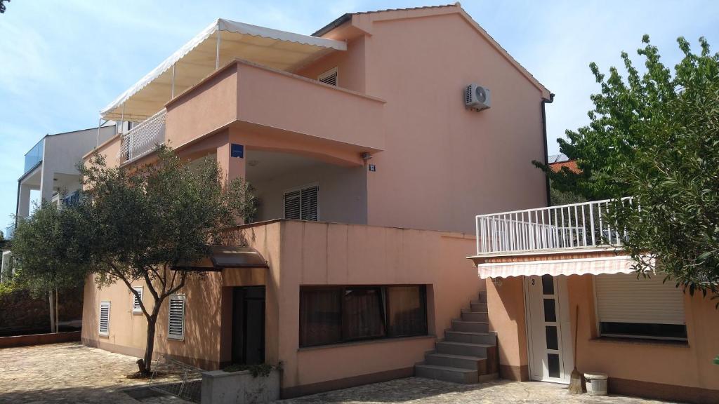 Apartmani Nadica