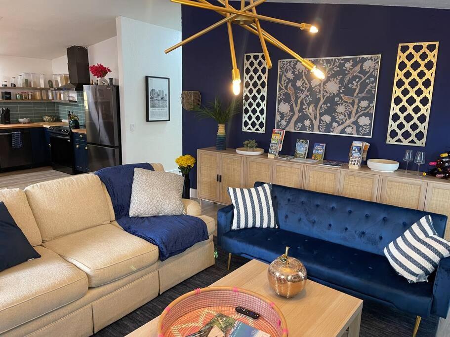 Vacation Home 4BR house in downtown WPB, West Palm Beach, FL