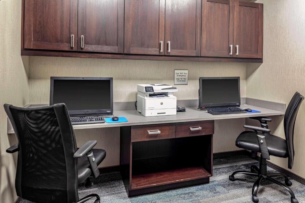 Kuchyň nebo kuchyňský kout v ubytování Hampton Inn Cranbury
