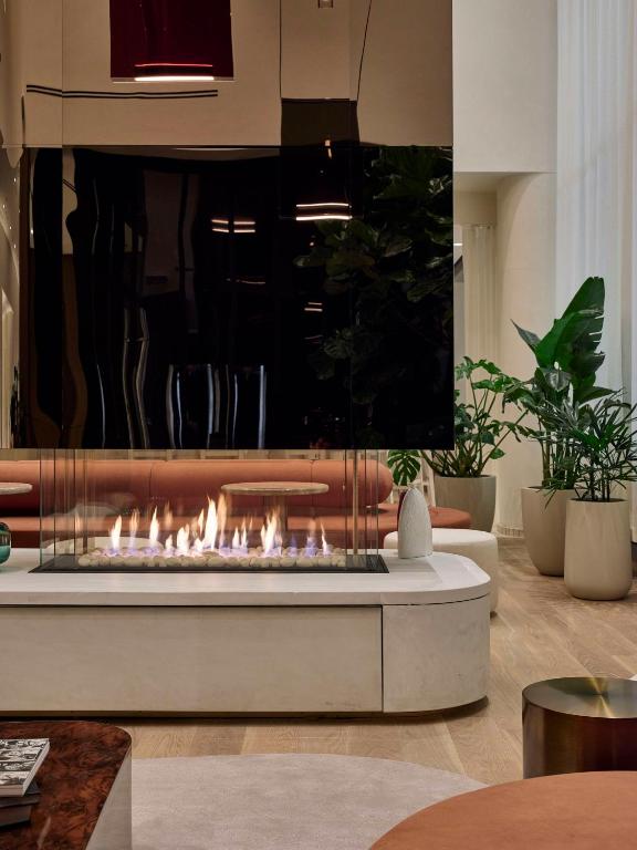 Vogue Hotel Montreal Downtown, Curio Collection by Hilton - Resim 12