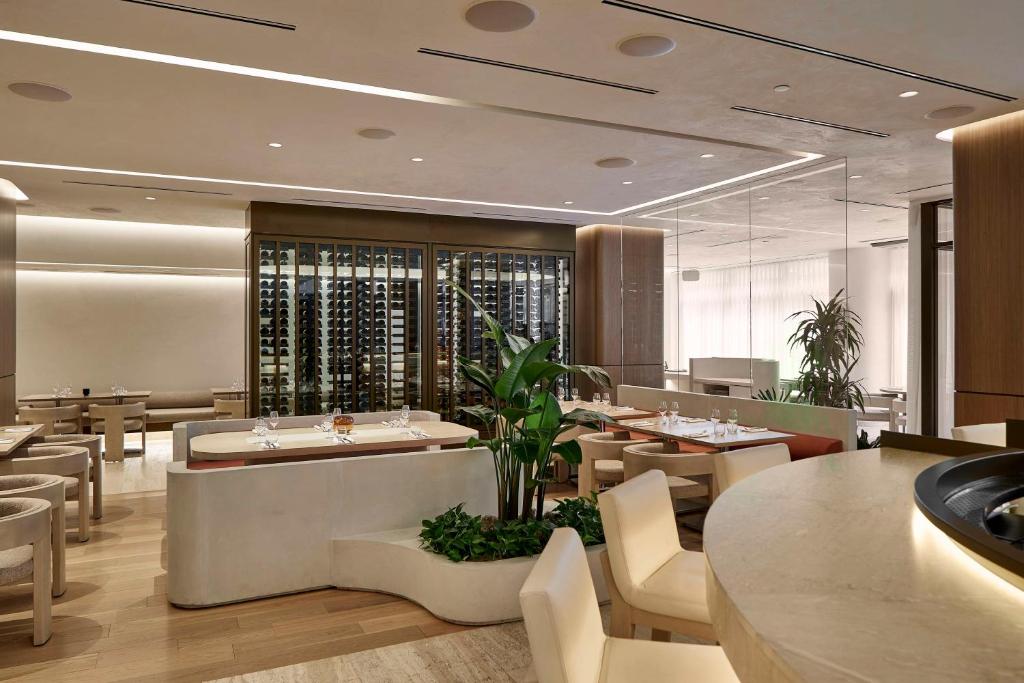 Vogue Hotel Montreal Downtown, Curio Collection by Hilton - Resim 39