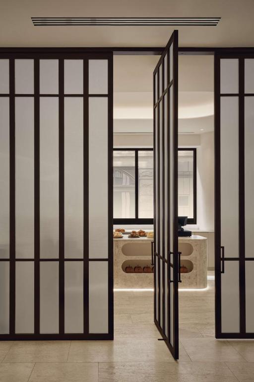 Vogue Hotel Montreal Downtown, Curio Collection by Hilton - Resim 45