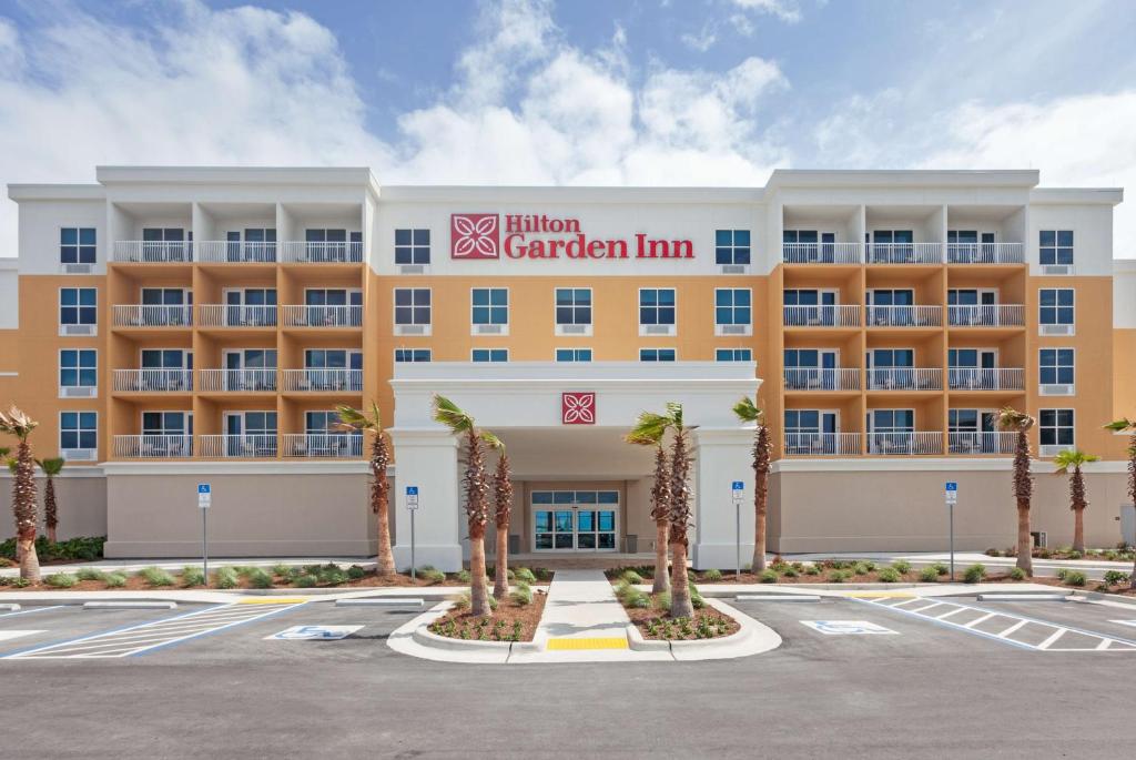 a rendering of the exterior of the hotel garden inn at Hilton Garden Inn Ft. Walton Beach in Fort Walton Beach