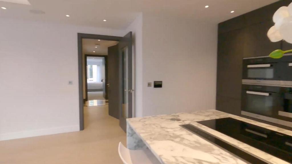 Fotografie z fotogalerie ubytování Chelsea Harbour 2-Bed Apartment in London v Londýně