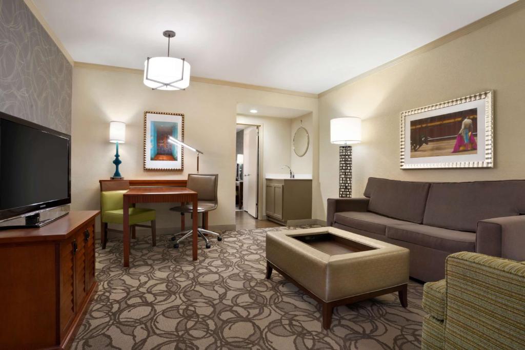 Embassy Suites San Antonio Airport photo