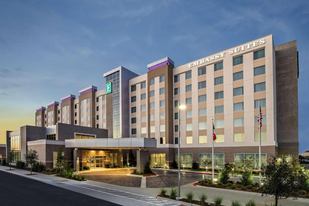 a rendering of the embassy suites hotel at Embassy Suites By Hilton College Station in College Station