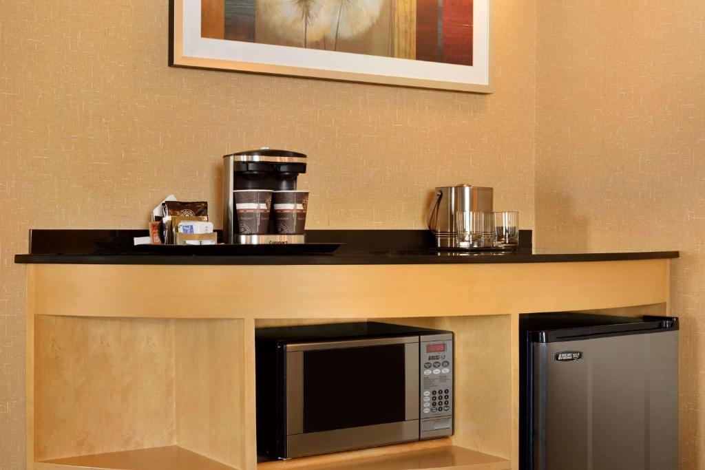 DoubleTree by Hilton Hotel Oklahoma City Airport photo