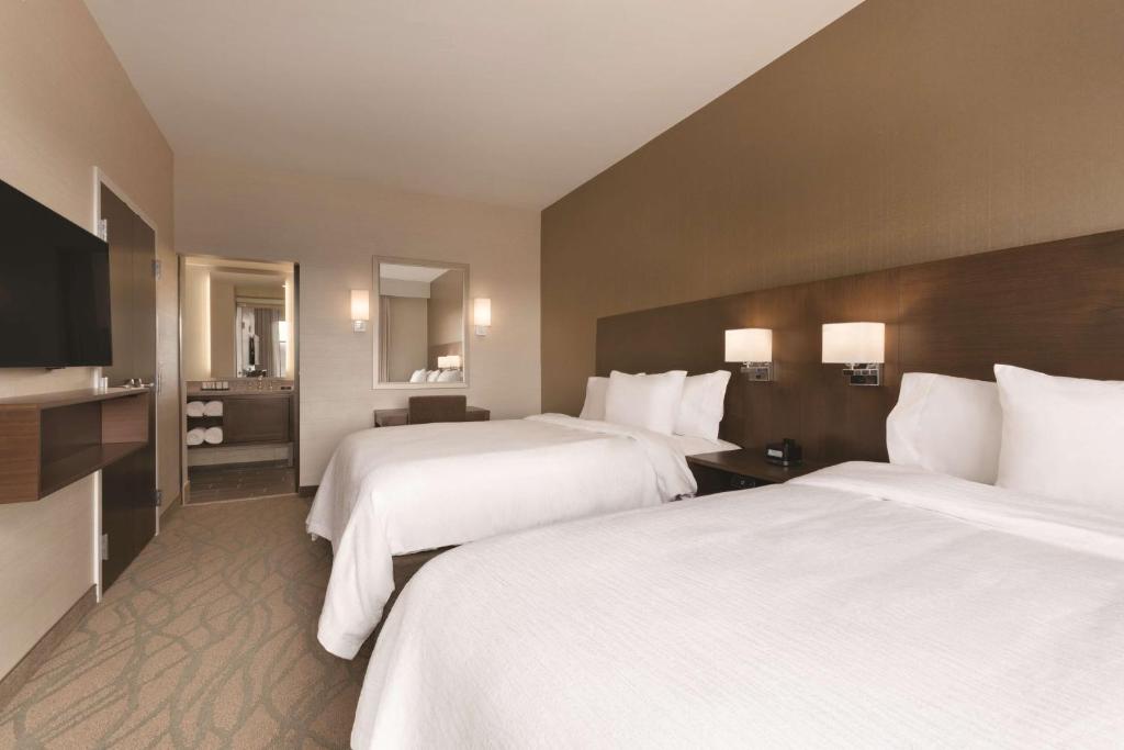 Embassy Suites by Hilton Akron Canton Airport - Suite Queen Bilocale Con Due Letti Queen Size