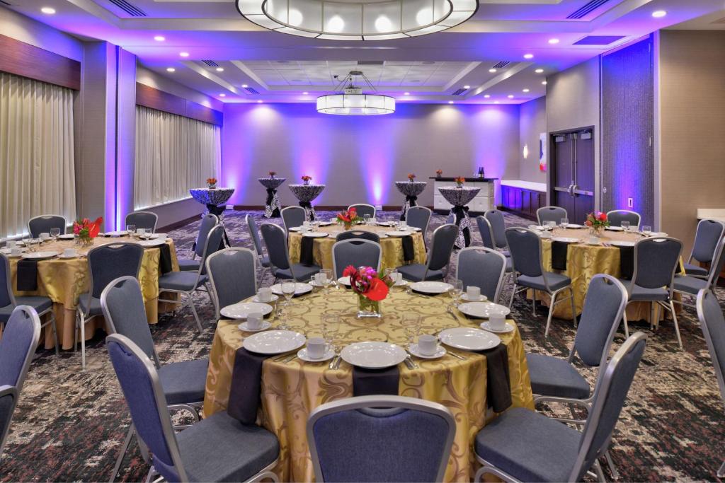 Hilton Garden Inn Little Rock Downtown photo