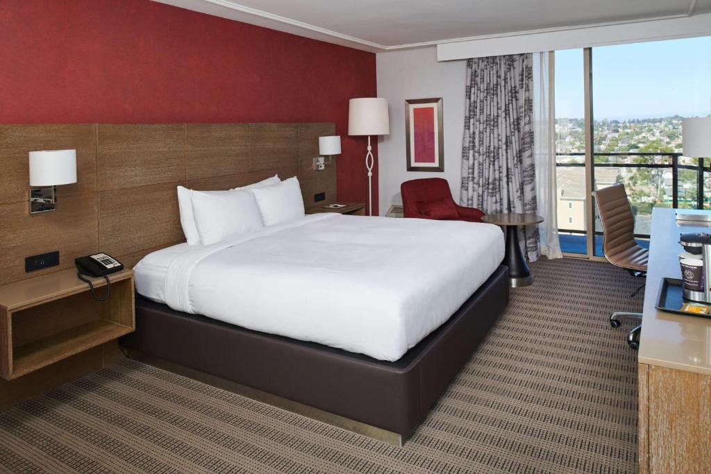 DoubleTree by Hilton Torrance - South Bay - Executive King Room