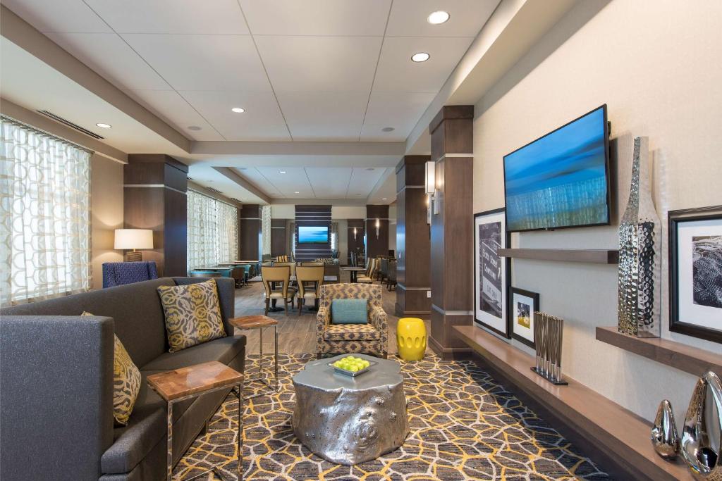 Hampton Inn & Suites Grand Rapids Downtown photo