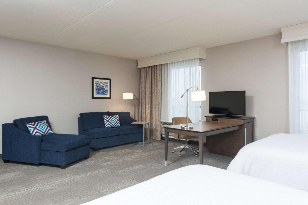 Hampton Inn & Suites Grand Rapids Downtown photo