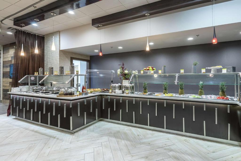 DoubleTree by Hilton Winston Salem - University, NC photo