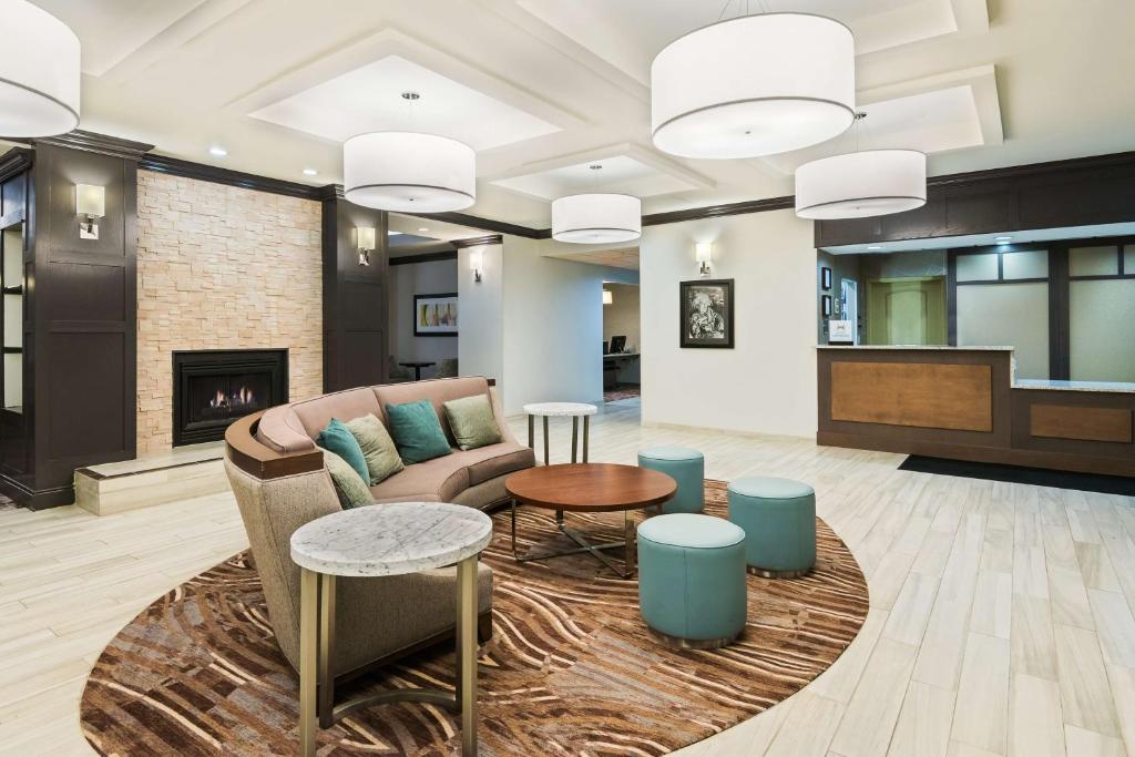 Posezení v ubytování Homewood Suites by Hilton Princeton