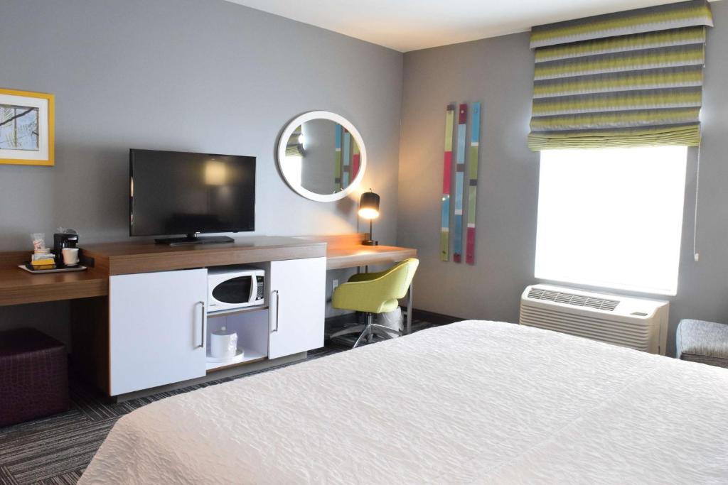 Kuchyň nebo kuchyňský kout v ubytování Hampton Inn Hamburg