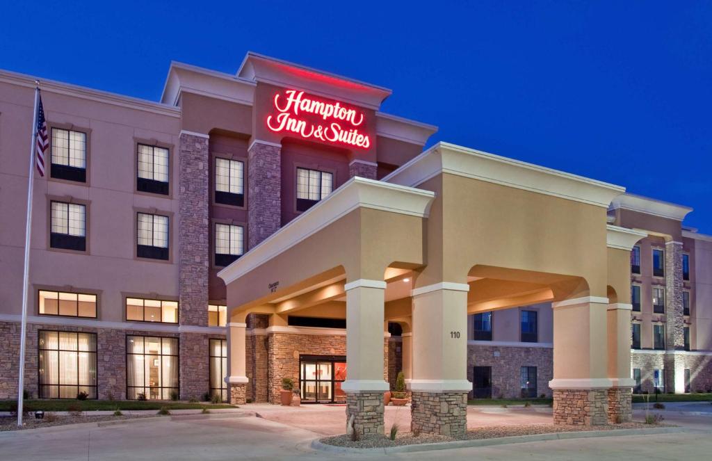 a rendering of the front of the hampton inn and suites at Hampton Inn & Suites Dickinson ND in Dickinson