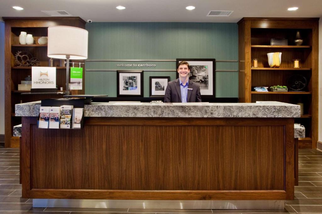 Hampton Inn & Suites Chapel Hill/Carrboro photo