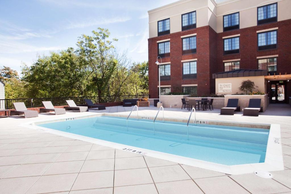 Hampton Inn & Suites Chapel Hill/Carrboro photo