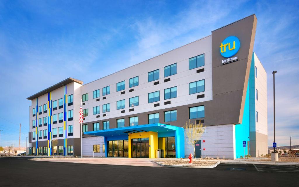 a large building with a fiji sign on it at Tru By Hilton St. George in St. George