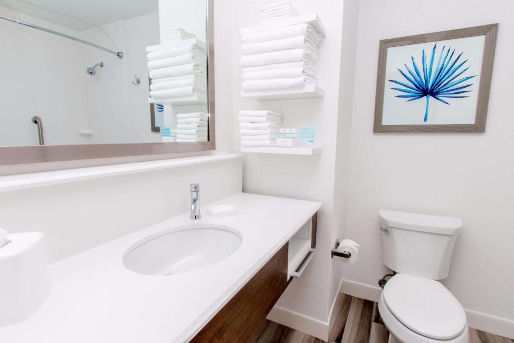 Hampton Inn & Suites Panama City Beach-Beachfront photo