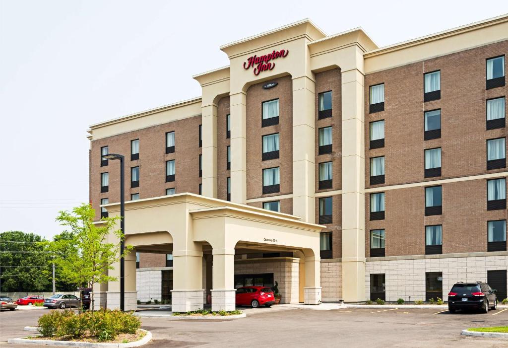 eine Darstellung der Vorderseite eines Hotels in der Unterkunft Hampton Inn by Hilton Ottawa Airport in Ottawa