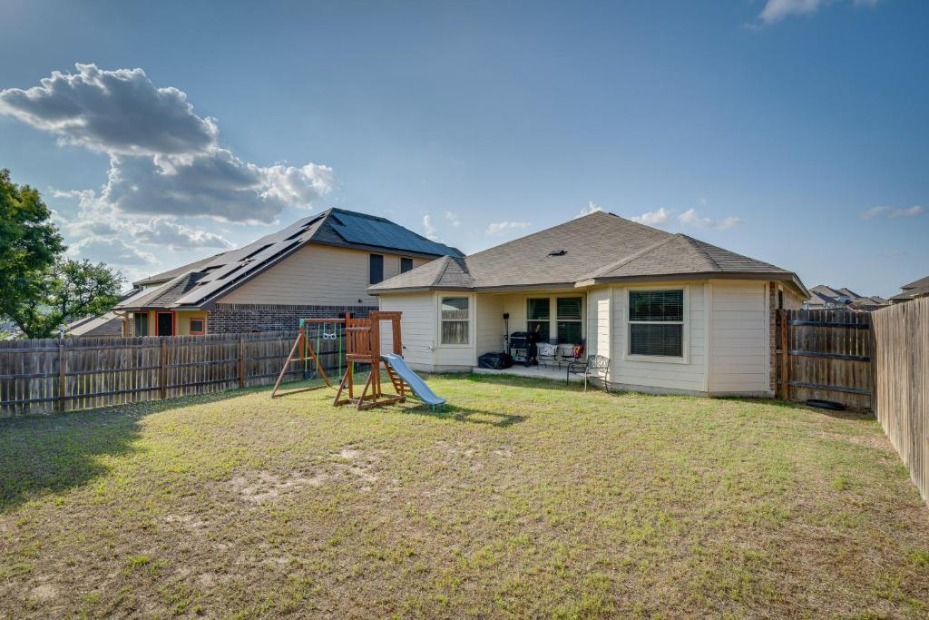 Copperas Cove Home with Grill, Fire Pit!, Copperas Cove