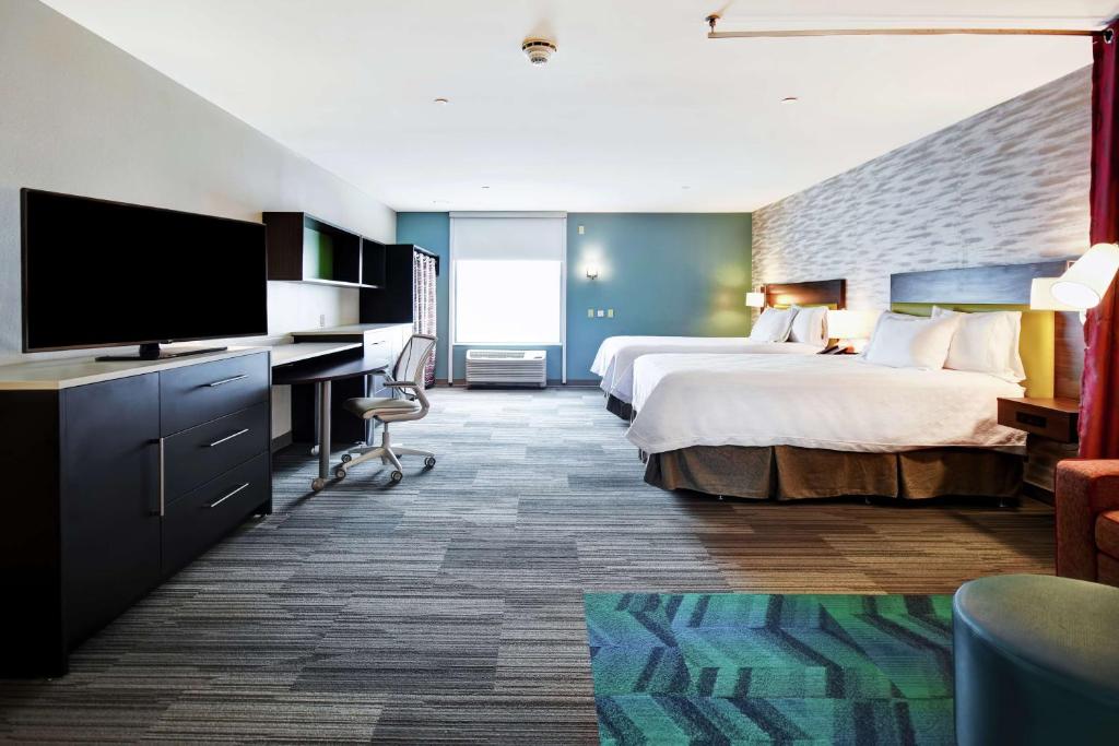 TV a/nebo společenská místnost v ubytování Home2 Suites By Hilton Amherst Buffalo