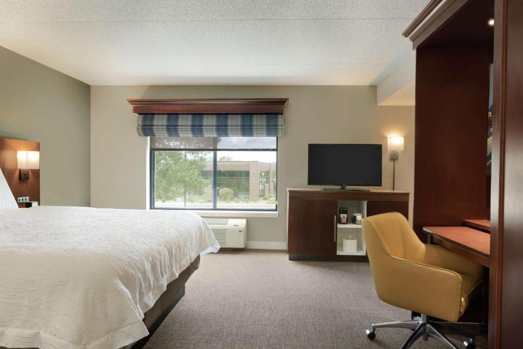 Hampton Inn West Des Moines Lake Drive - King Room - No Fumadores