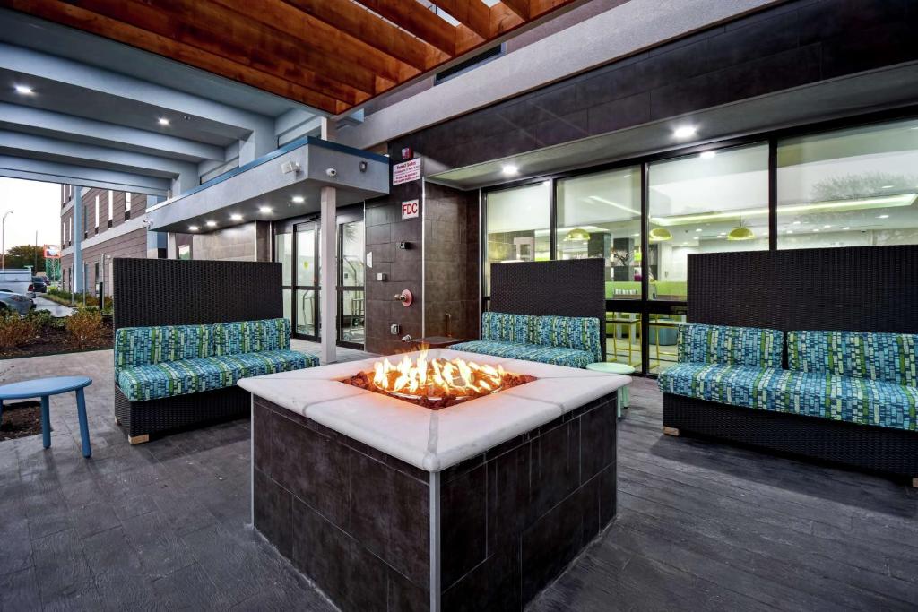 Posezení v ubytování Home2 Suites By Hilton Fort Worth Fossil Creek