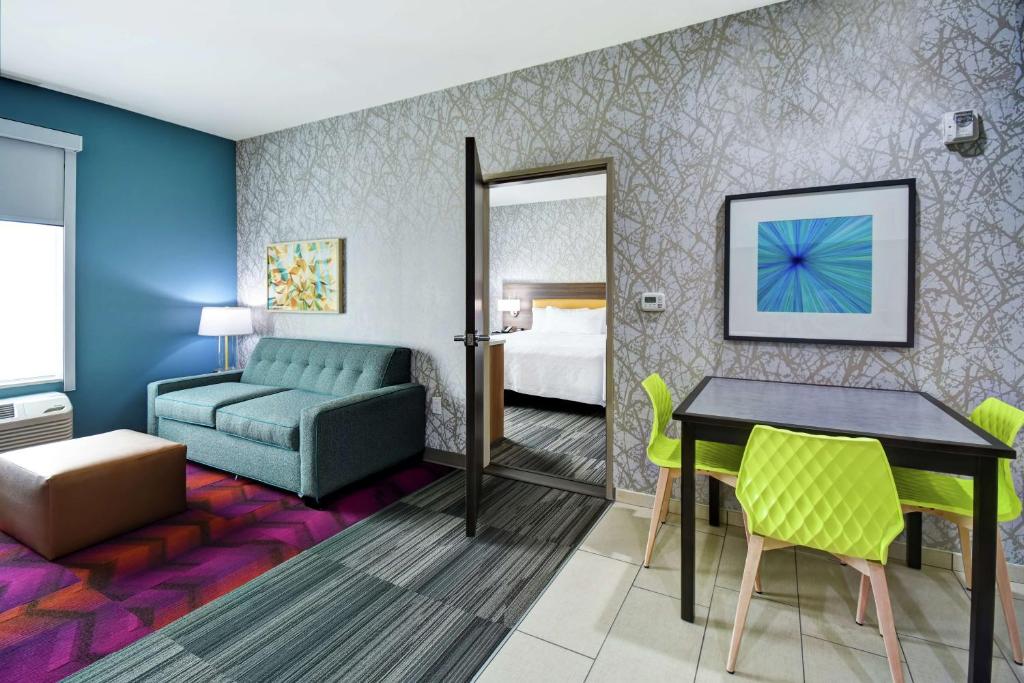 Posezení v ubytování Home2 Suites By Hilton Fort Worth Fossil Creek